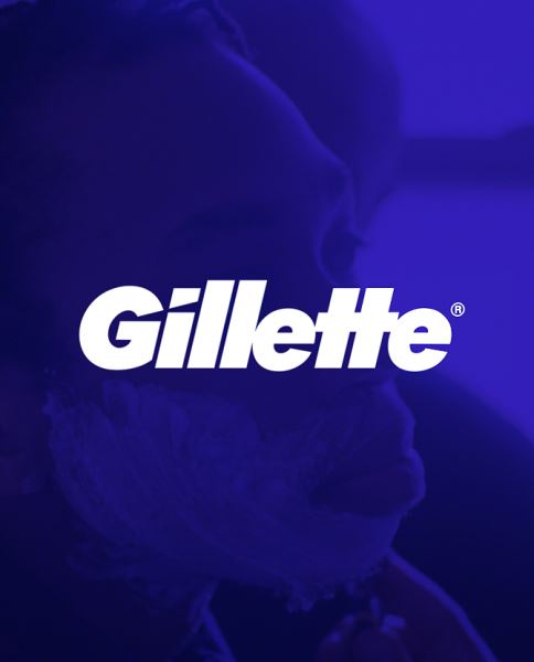 Отец учит сына-трансгендера бриться в новой рекламе Gillette