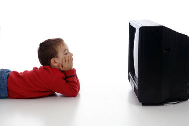 Дети до пяти лет не должны проводить перед телеэкраном больше часа в день